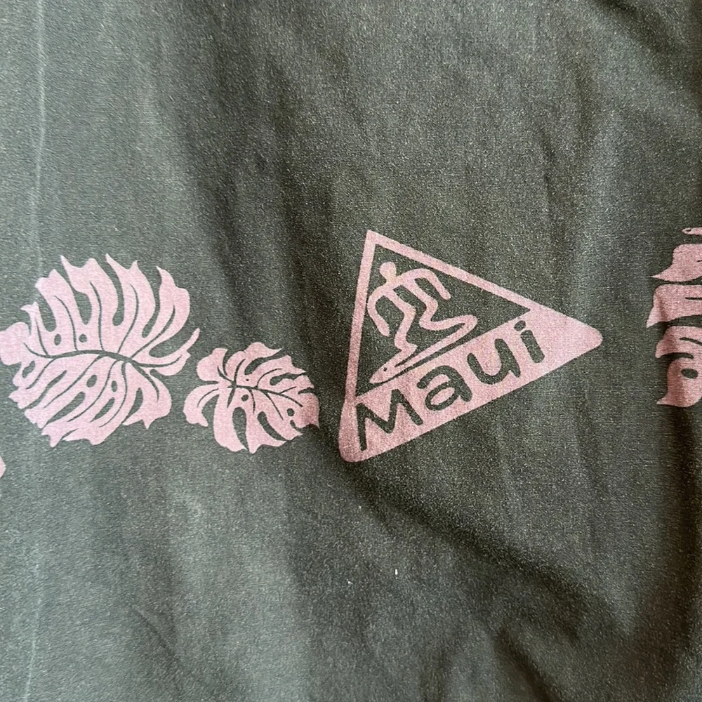 Winnie Fashion Men's Hawaiian Button Down - Picture 4 of 7
